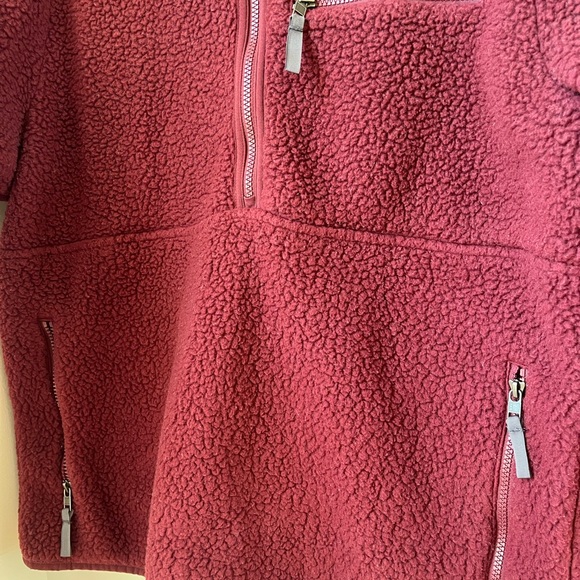 Patagonia Retro Pile Burgundy Fleece Jacket - Picture 4 of 8